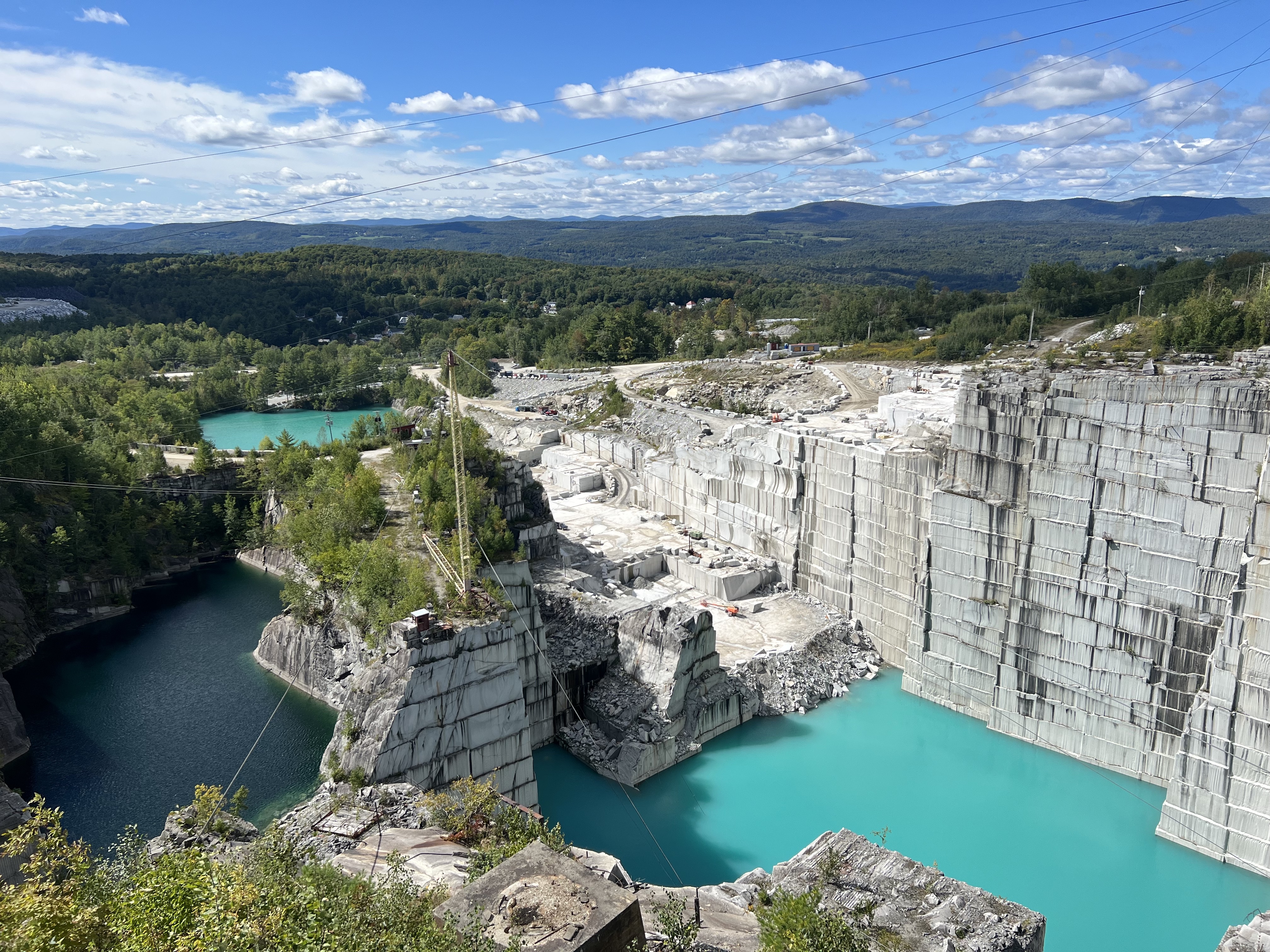 Sustainable-Stone-Polycor-Barre-Gray-Granite-Smith-Quarry